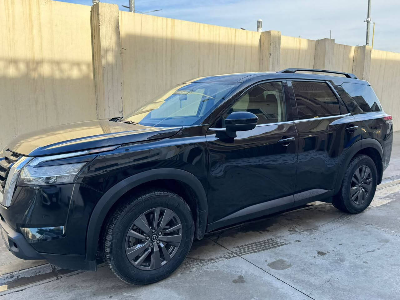 Nissan Pathfinder 2023
نيسان باثفندر  ٢٠٢٣
مواصفات SV
مكينة ٦سلندر 
ماشية 31الف ميل و بحالة جداً ممتازة 

ضرر السيارة ١قطعة بونيد فقط
بدون دواخل

 السيارة كاتي
مكفولة من كير و محرك و كهربائيات

و ب سعر238$ ورقة و بيها مجال

مكان السيارة كركوك

*********** كركوك, العراق
