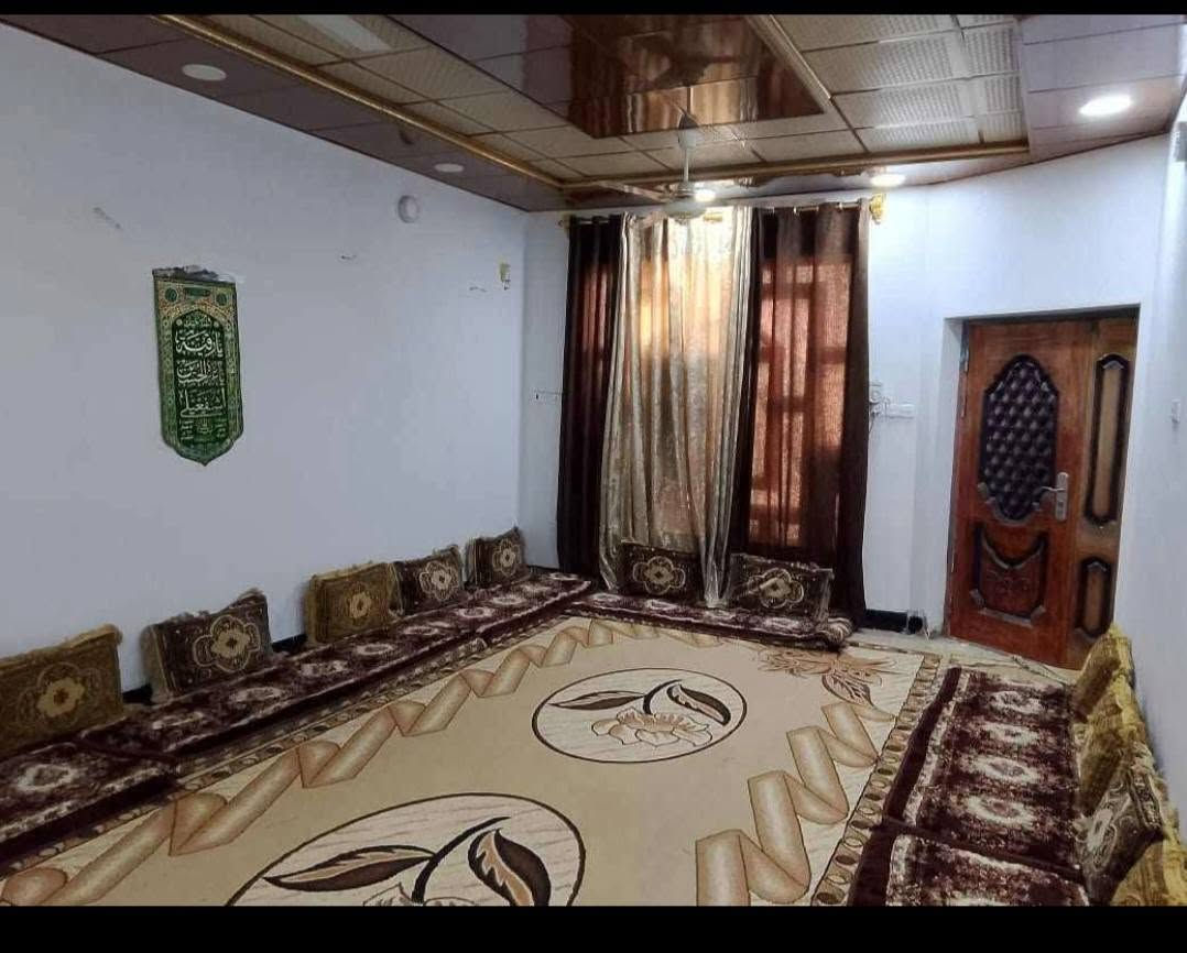 السلام عليكم دار للبيع ٢٠٠ م نجف كوفه
منطقة السهيليه طابقين يتكون من ٤ غرفة نوم وصاله عدد ٢ مجاميع صحيات عدد ٣ واستقبال ومطبخ حار بارد التفاصيل موجوده ويه الصور للاتصال ***********
