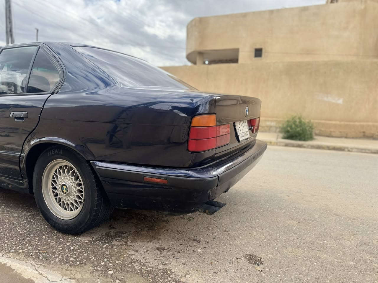Bmw1991
مسكر فانوس شرط 
كير اوتو شرط
مري فصل 
فتحه بل سقف 
بجم عريض 
ويل خليه حته السبير
السياره مختمه بل دشبول M من الموصفات 
سياره جاهزه خير من الله 
السعر ٥٣ وبيها مجال حك الجيه
مكاني صلاح الدين ***********
