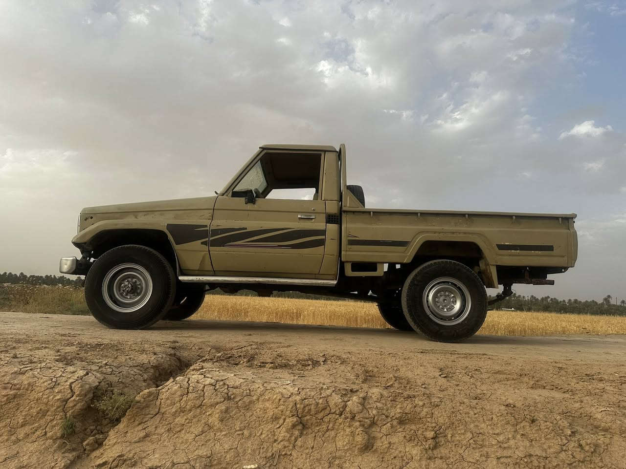 السلام عليكم 
للبيع لاندكروز شاص رقم مثنى الماني  ،بدون محرك، وصاحبها بالبصرة ما أندل عنوانة، ابيع على هذا الموجود السعر ٣٥ ورقة 
السيارة تفيد مال عمل او زرع او صيد 
والشراي يتصل *********** 
العنوان/ ديالى/ بلدروز
