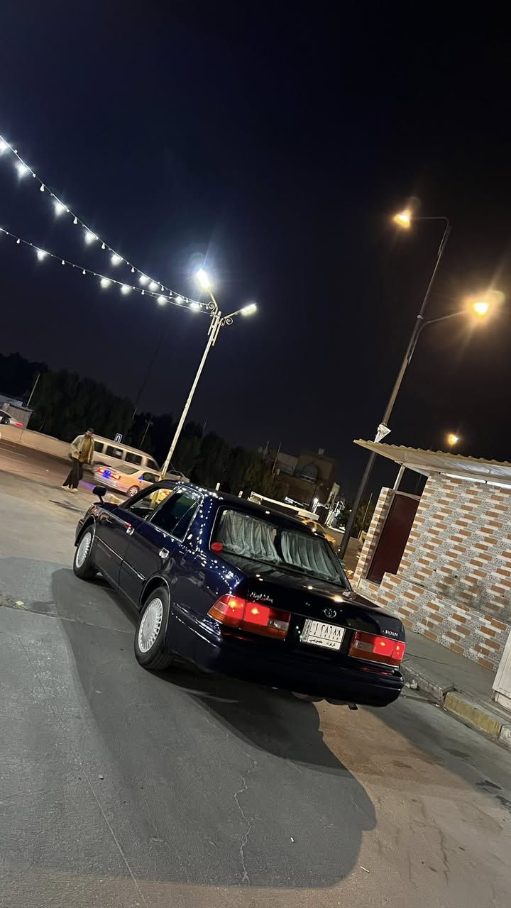 تكم 2000 شاصي 51 2500 الاقتصادي 
بالكارتون مكينتها  وگيرها 
حدادية جديدة 
تخم تاير 
تبريد ثلج 
خمس دكم 
شاشة ليزري 
كشنات خلفية مساج هزاز 
بيها تعديل بالجاملغ الخلف السايق بسيط كلش بس وشغل يخبل 
منضومة زنون بيها  
كركوك كاملة وصاعدة هزة 
مدفوع كمرك وضريبة وقرصها بيها كاملة باقية بس على فلوس الرقم قرار السيارة *********** ب115 وبيها مجال
