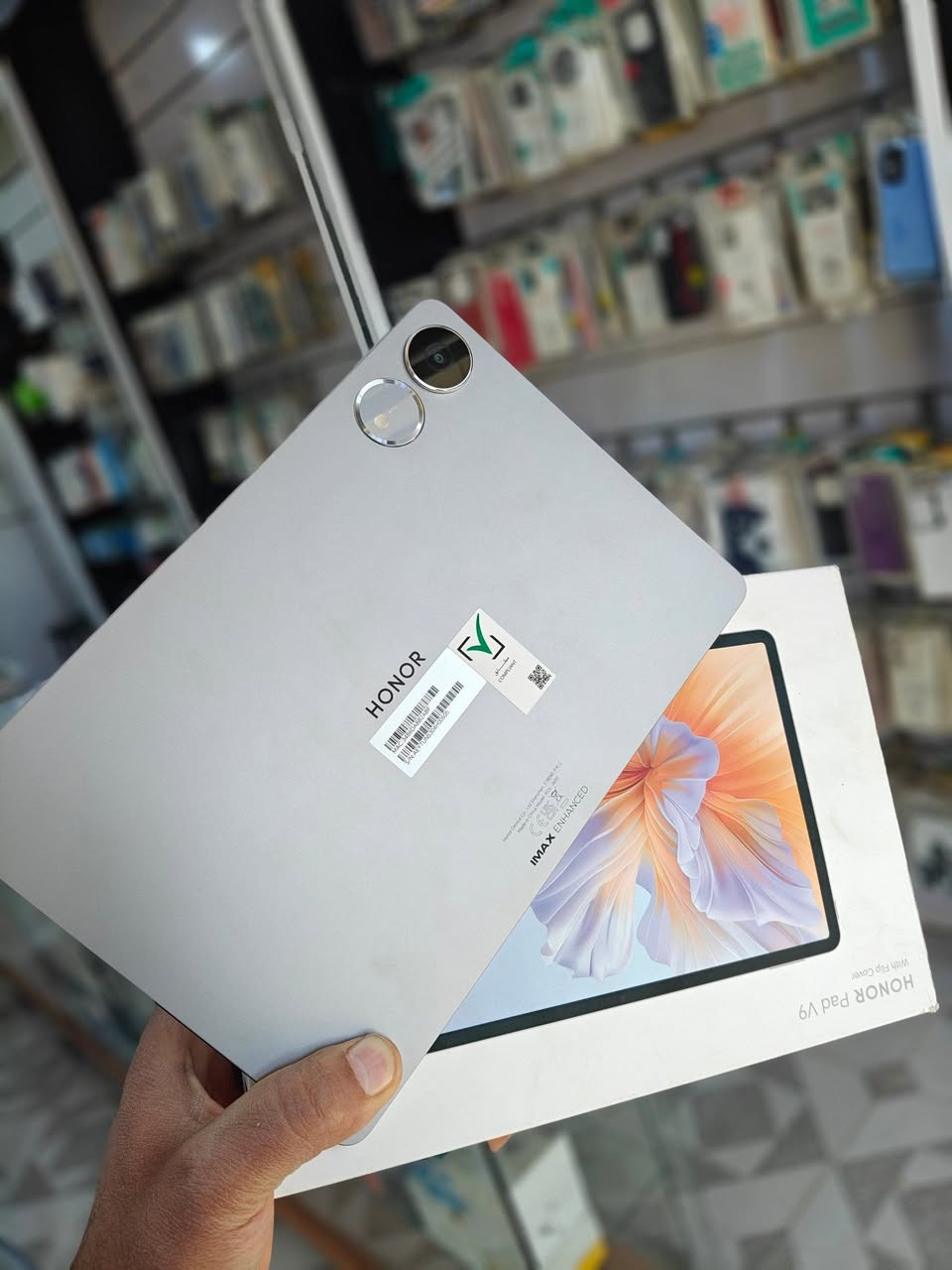 السلام عليكم 
هونر باد V 9
ذاكره 256/12 أخو الجديد 
المواصفات 
الشاشة11.5 بوصة - 144 هرتز - IPS LCD
الكاميرا13 ميجابكسل
المعالجMediatek Dimensity 8350
البطارية والشحن السريع10100 مللي أمبير - 66 واط
ظمان 3 أيام حقيقي من أي خلل أو صيانه 
السعر 485 الف وسعر الجديد 630 الف 
مكان المكتب بابل يوجد توصيل محافظات


**إذا كنت صاحب هذا الإعلان وتريد حذفه لأي سبب، رجاءا أرسل رسالة إلى الدعم الفني**