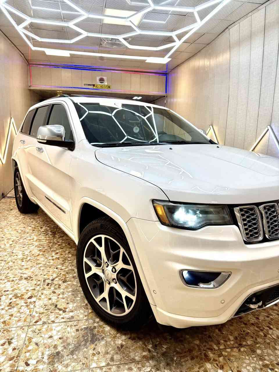 سلام عليكم
جيب فئة:اوفر لاند وارد كندي 
موديل: 2020
مكينة:  V6 3.6
رقم شاصي 1c4rjfcg0lc163590
 سياره صورة حادثه مرفقه بلمنشور
ارباك بردة فقط 
 بدون دواخل شاصي لغد كفالة 
عدد المسافات (٨٦)
اربيل شرط التحويل 
اتصال : 
المواصفــات  1/1
بصمه
جكات 
بانورامـــا
رادار جانبـي نقطة عميـاء رادار خلفي امامي
كشن حار بارد - كشنات الخلفية هيتـر
كشنات جلد اسود
ستيرن هيتـر + كهرباء
نظام توقف اوتـو ستوب
حساسـات امامي خلفي
صندوك كهربائـي
سماعات سستم صـوت
دمام بالصنـدوك
بصمة و تشغيل عن بعـد
كيج الكترونـي
نظام متعدد اوتو للطرق
مري قلاب وشفط
سيارة جاهزة متصرف عليها نهائي 
للبيع فقط 
سعر 260 بيها مجال بسيط 
العنوان سيدية الضباط 
الاستفسار اتصال على رقم 
***********
