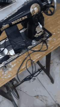 ماكينة خياطة • تخيط كل الاقمشة • شرط الفحص