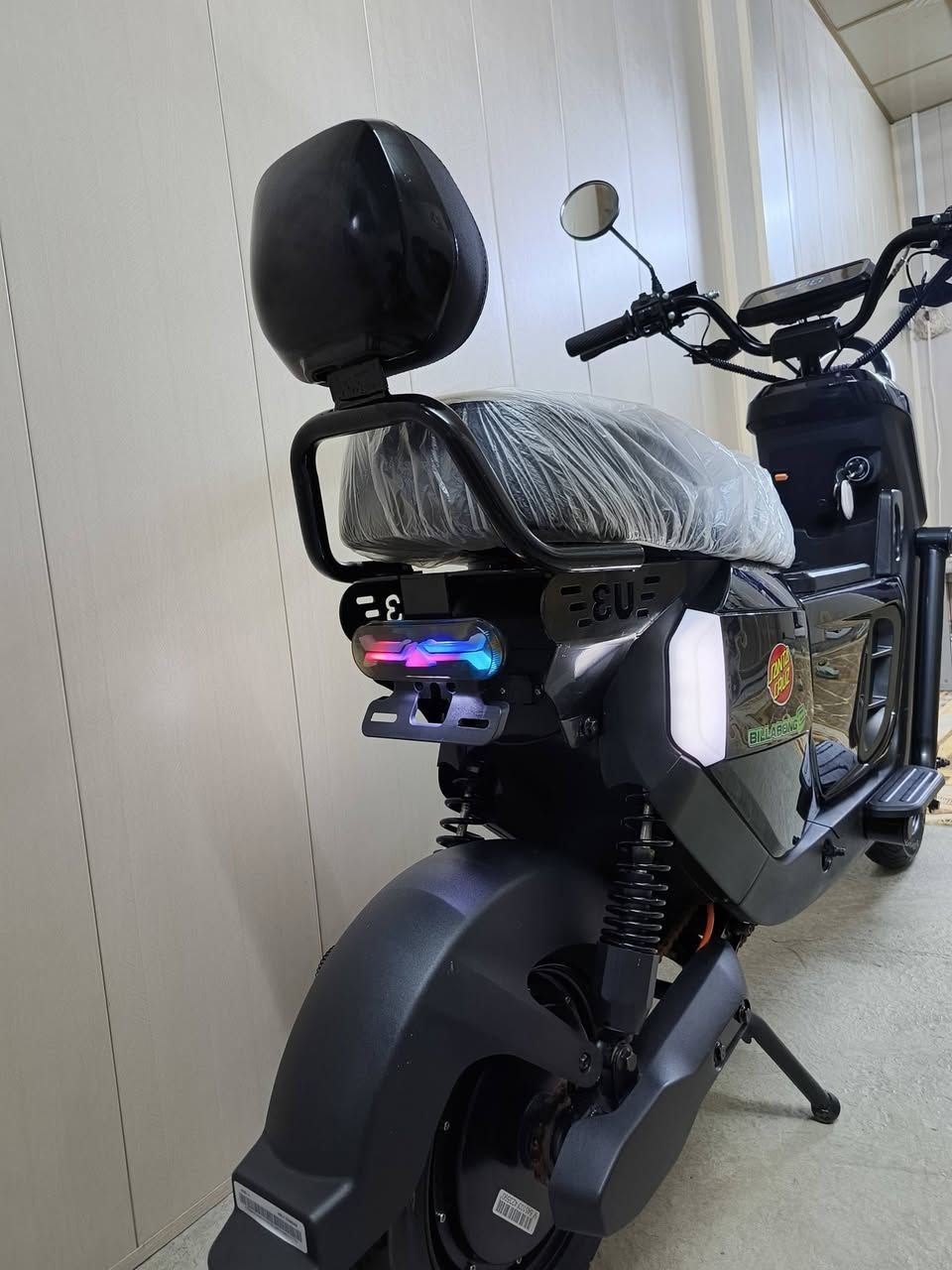 السلام عليكم ورحمة الله وبركاتة...
دراجة كهربائية نوعU3 ماركة معروفة ورصينة اصلية موديل 2026 بعدهة زيرو ماشية قليل جدآ...

بطارية ليثيوم32ieonامبير 60ڤولت

ملف1500

السرعة الحقيقية مع الوزن 55

نظام البك R  الرجوع إلى الخلف

3تحويلات سرع eco... Draeve... Sport

نظام الباركp

تشغيل سويج... بصمة.... جهاز إنذار وقفل الامان

لايت عالي ناصي زنون... سكن لايت لد شمعة... بك لايت نشرات متغيرة... دبل إشارة... اشارة يمين يسار... هورن

بريك امامي خلفي دسك هيدروليك نظام Abs

مساحة تخزين واسعة

كشن سياحي طبي

شاحن يدعم الشحن السريع والفصل الذاتي عند امتلاء البطارية بلشحن

السعر 750ألف وبيهة مجال بسيط للشراي

العنوان العطيفية قرب جامع براثا

رقمي*********** بي واتساب
