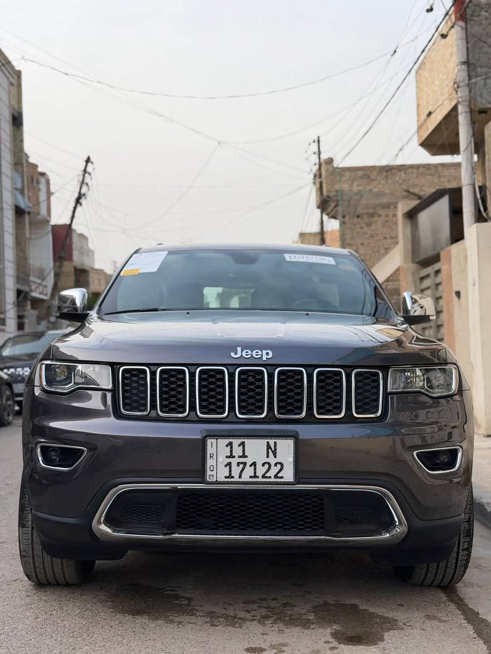 للبيع: جيب شيروكي 2019
اللون: رصاصي غامق

الاستخدام: شخصي ونظيف جداً

المواصفات العامة:

محرك نظيف

كير أوتوماتيك ناعم جداً

دفع 4X4

المواصفات الداخلية:

داخلية نظيفة جداً

مقاعد مريحة (مقعد السائق كهربائي)

شاشة معلومات وترفيه

تحكمات ستيرن جهتين

بلوتوث + AUX + USB + CAR PLAY

تشغيل بصمة (بدون مفتاح) وتشغيل عن بعد

تبريد قطعتين

المواصفات الخارجية:

كاميرا خلفية

سنسر خلفي

ليتات LED 

تايرات بحالة جيدة جداً (تخم جديد)

حالة السيارة:

حادثهة فقط شخط بسيط بين البابتين

لا غرق ولا تبديل قطع

السيارة مفحوصة وجاهزة

ما بيها أي مصرف

الممشى: 60 ميل

محرك وكير وشاصي شرط الفحص

معلومات إضافية:

الموقع: بغداد الكاظمية (چكوك)

الرقم بغداد باسمي تحويل ثاني يوم سنوية وهزة جديدة

السيارة جاهزة للفحص بأي مكان تختاره

للاتصال - ***********
