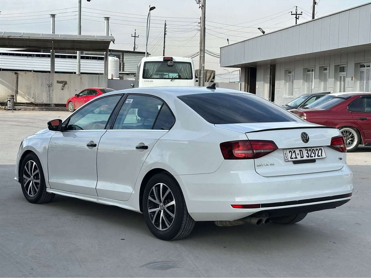 للبيع فقط 
جيتا / 2017 / محرك 1400 / توربو / كير اوتوماتيك ......
بيها 3 قطع اماميه صبغ / ضررها بطاين جاملغات اماميه 
رقم وسنويه جديد / تحويل شرط مضمون / مع الوكاله ..
عليها غرامه 5 اوراق تنزل من الحساب بعد الاتفاق .......
السياره مكانها بدهوك/ سعرها 112 ورقه وبيها مجال .... 
***********
*********** دهوك, العراق
