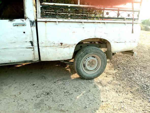 السلام عليكم ورحمة الله وبركاته سياره بكم 80مصقطه للبيع كير محرك شرط السعر 11ورقه وبيها مجال المكان ناحية الزاب الاتصال ***********
