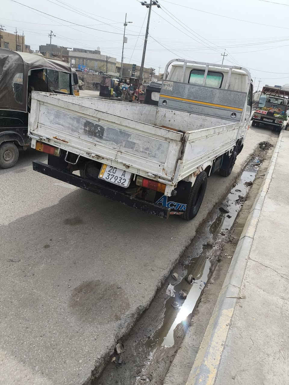 تيوتا راس الثور للبيع
مكينه الفين وسبعميه قماره ثابت 
هزه جديده رقم ديالى بسمي 
للاستفسار الاتصال على الارقام التاليه 
***********
***********
