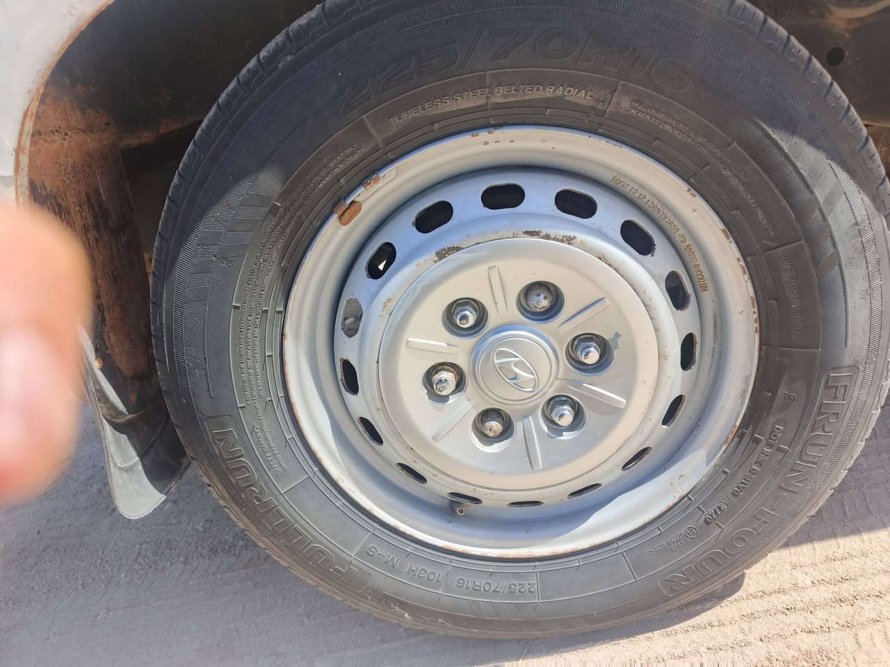 تخم ويل او تاير للبيع مال ستاركس حجم 16 سعر 300 بيهن مجال او اسبير وياهن ***********
