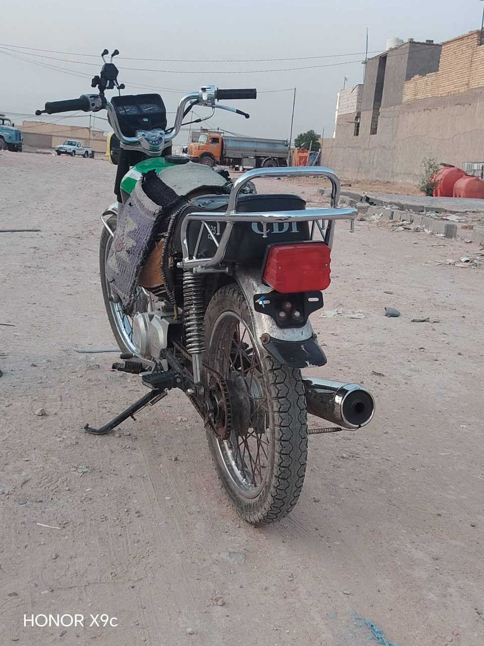 السلام عليكم دراجه للبيع مامغسوله بلواقع احلى لا بخار لا تنقيص كلك بدون اوراق بيهه رقم شاصي مكان كربلاء حي الطارات سعر خاص


**إذا كنت صاحب هذا الإعلان وتريد حذفه لأي سبب، رجاءا أرسل رسالة إلى الدعم الفني**