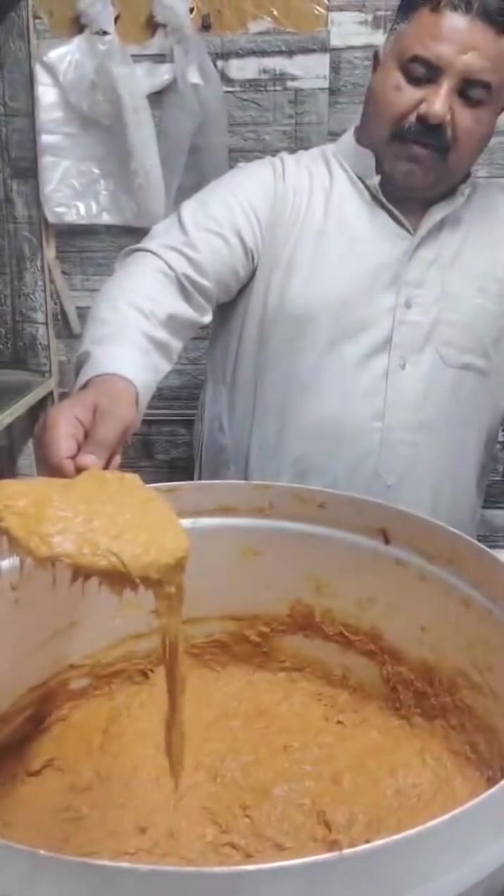 مطعم النجف مفتوح ويرحب بيكم وكل الهلا رقم التوصيل ***********

