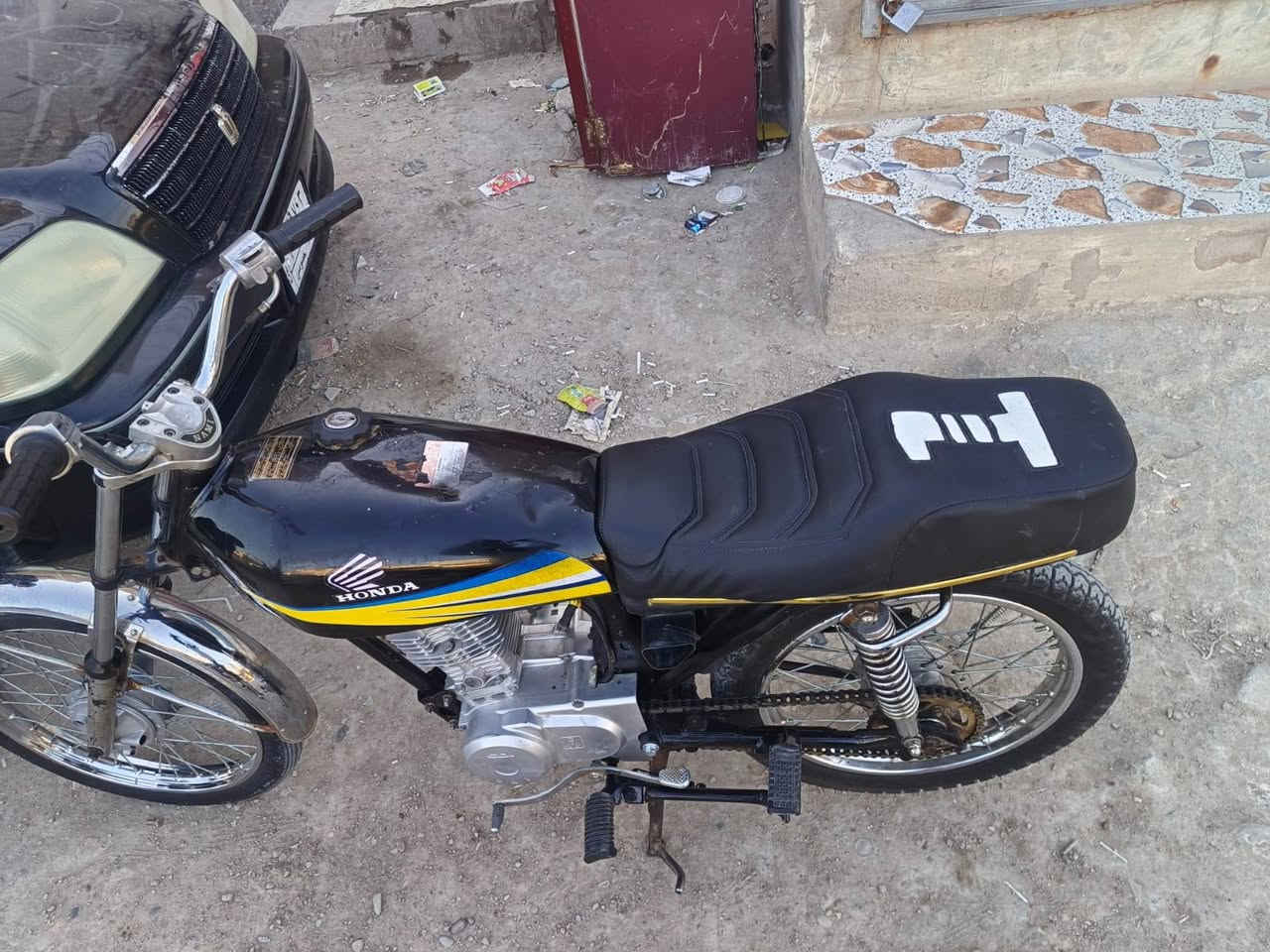 سلام عليكم دراجة للبيع نضيف خير من الله بدون اوراق مكفولة عشاير للأستفسار اتصل على ***********
