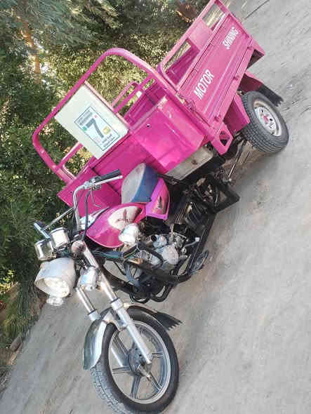 سلام عليكم ستوته صقر موديل ٢٠١٧ اوراق اصولي ستوته ماعوزه برغي مكفوله كفاله عامه سعر ١٤٠٠ وبيه مجال  مكان بابل شوملي للستفسار ***********
