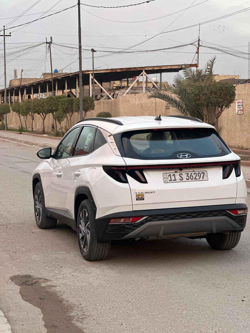 السلام عليكم
توسان موديل 2024 وارد خليجي سياره فول ما عدا الفتحه سياره ماشيه ٦٧ الف سياره مفتوح بيها راجز بيها مكانين او ثلاث بارد بسيط سياره بدون صبغ
المواصفات
١ شاشه 
٢ بصمة
٣ كامره دواره
٤ تبريد خلفي وامامي
٥ حساس أمامي وخلفي
٦ عدسات متحركه
٧ مرايات شفط
٨ اشاره بلمري
٩ ترحيب
١٠ هند بريك دكمه
١١ اوتوهول توقف ذاتي 
١٢ رادار
١٣ ثلاث انضمه قياده ايكو سبورت نورمن
وبعد بيها هواي موصفات السعر 208 ورقه للأتصال على الهاتف *********** بغداد, العراق

