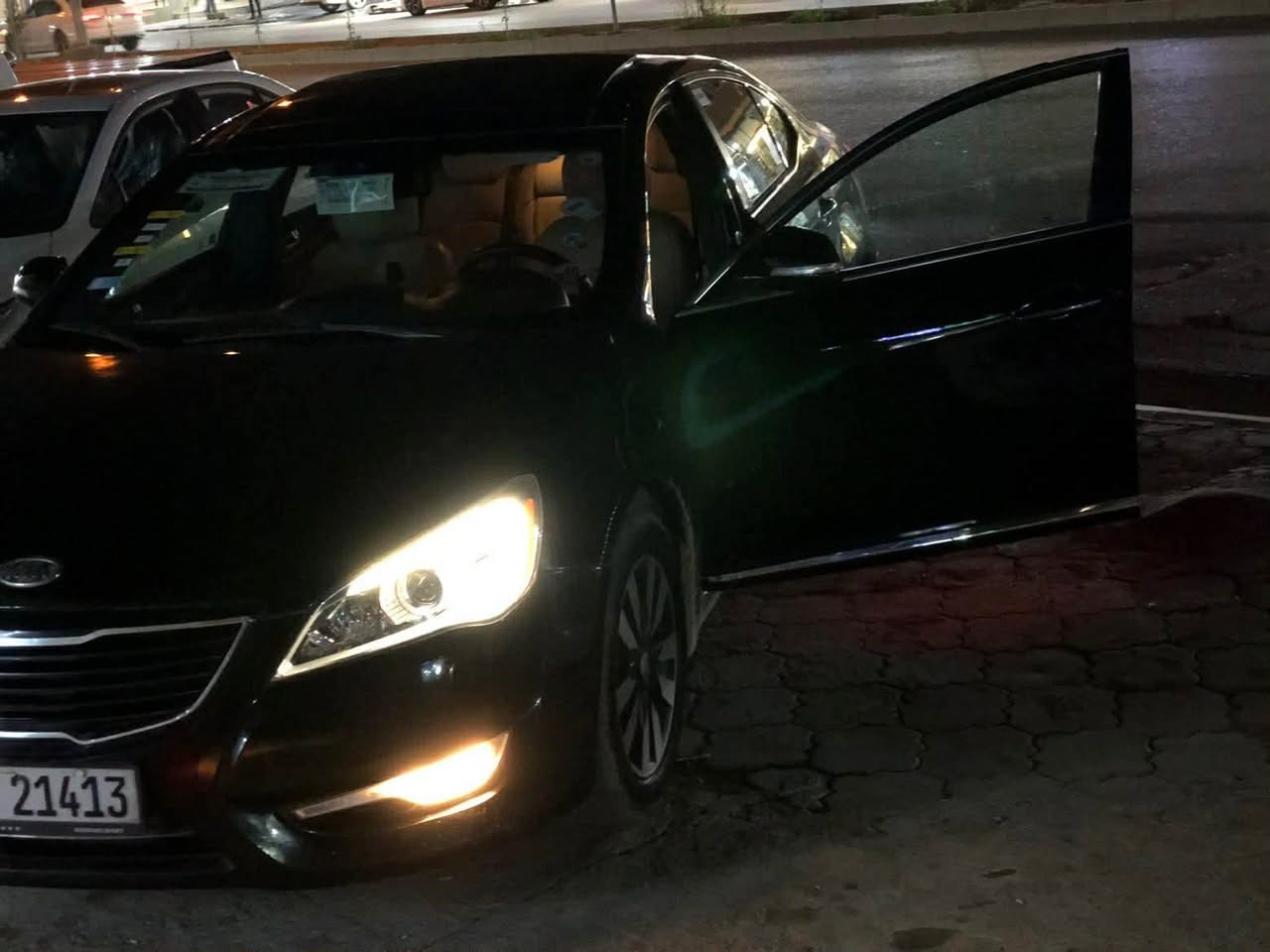 کیا کاندێزا مۆدیل ٢٠١٢ فول فول مواسەفات پانۆراما ناو کرێمی قەپات بێ دەعم بێ لێدران پێشو پشتی کەپسە لەسەر شوخت ٤ پارچەی سبوخ کراوەتەوە گێرو مەکینە بە شەرتە نەکراوەتەوە هەموی بە شەرتە 
*********** أربيل, العراق
