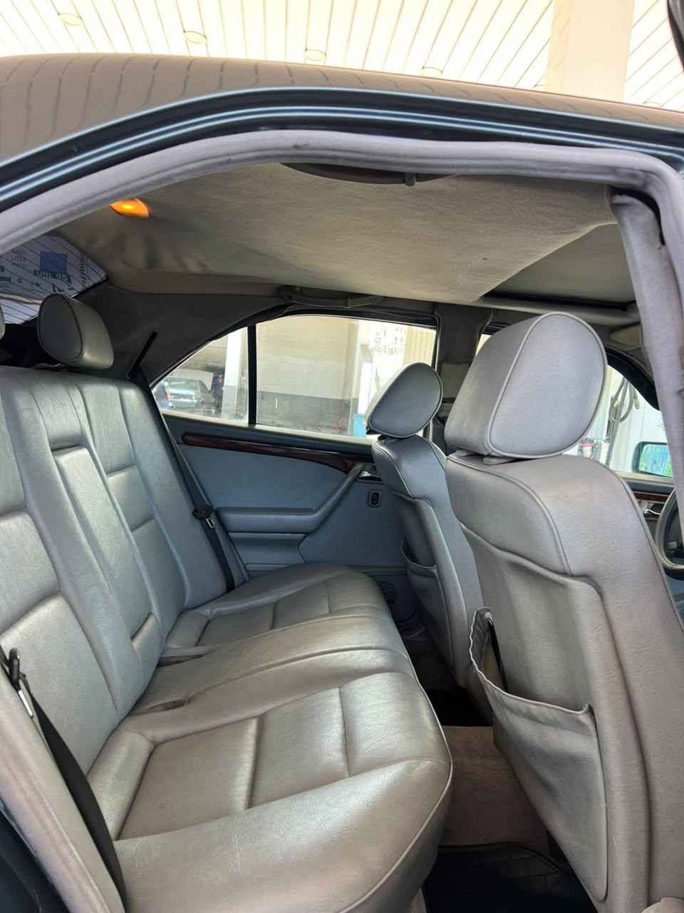 MERCEDES C 230 MODAL 1997 
موتير فيتاس جداد ٤ سلندر  مكانيك جديد ٤ دواليب جداد بطارية جديد داخلية جلد الشركة ٤ ازاز كهربا فتحت سقف مكيف شغال مسجلة ساك بيع باسم الشاري قفل مركزي سيارة بيت 
موجوده برجا سعر : ٣٥٠٠$ 
TEL ; 71880834 جية, الشوف


**إذا كنت صاحب هذا الإعلان وتريد حذفه لأي سبب، رجاءا أرسل رسالة إلى الدعم الفني**