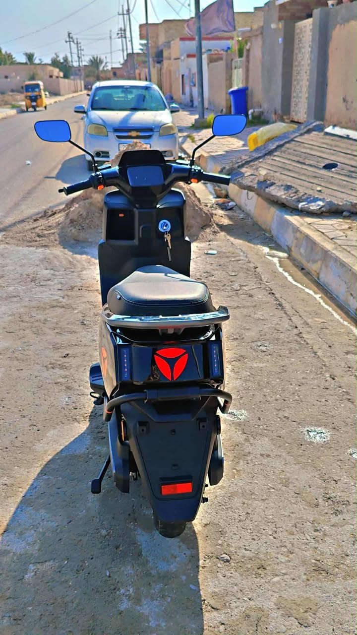 سلام عليكم دراجة شحن تسلا جي تي 60
مديل 23زيرو لون اسود ابو الشذره ضمان سنتين بيها. 6بطاريات تمشيك 150ڪليو. سرعتها 75

3وضعيات بيها. سويجين +بصمه مكاني واسط قضاء الحي انتصل وعرف سعره الن مكلف بل نشر وخادم ***********
