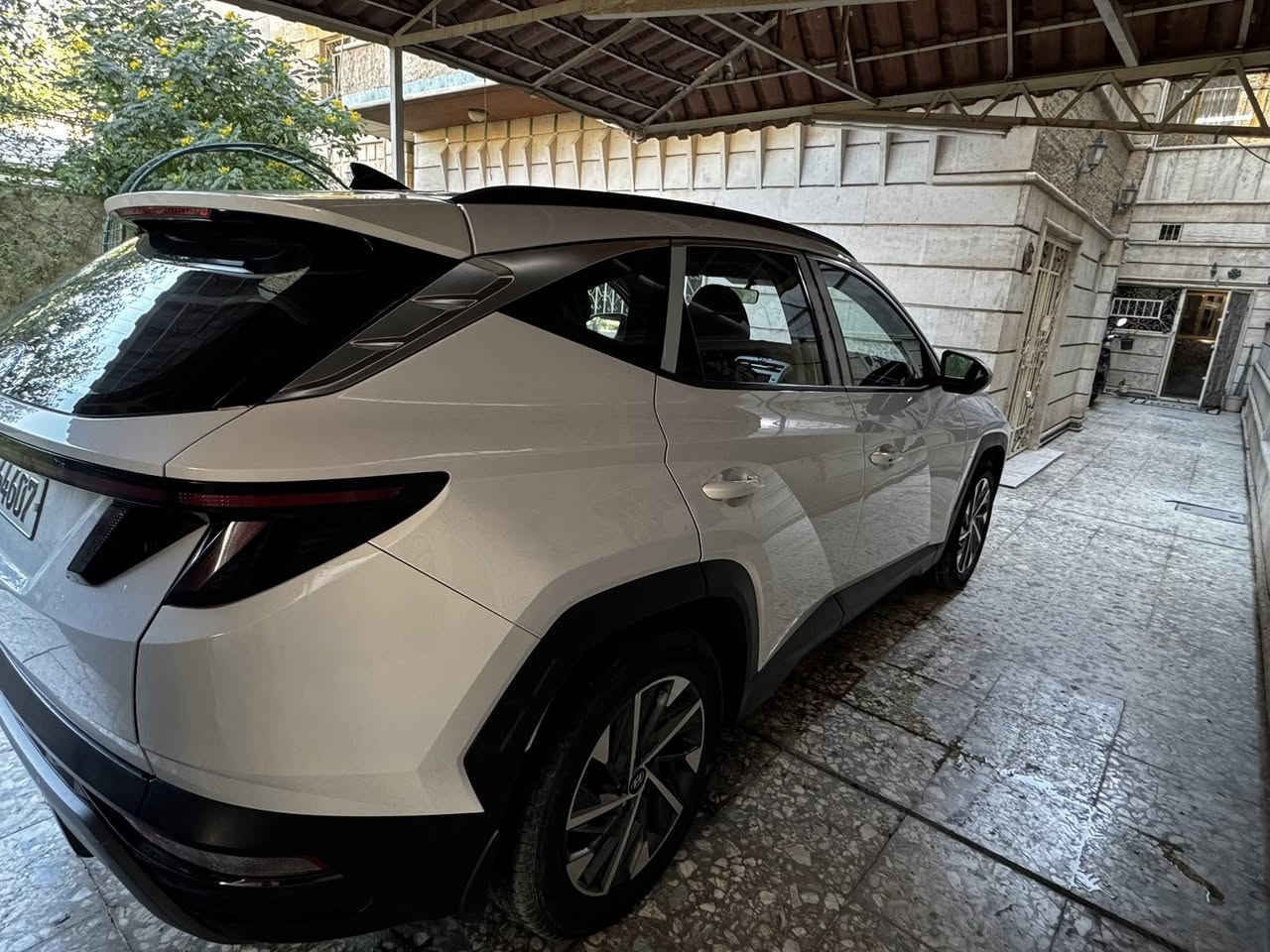 السلام عليكم 

هيونداي توسان 2023 خليجي فول مواصفات عدا البانوراما ماشية 49000 كيلو سيارة مكفولة كفالة عامة عدا بارد 4 اصابع بالجاملغ الخلفي ومصلح 
رقم بغداد انكليزي بأسمي

السعر 21500 $ 

العنوان بغداد / زيونه
 
للاستفسار ***********
