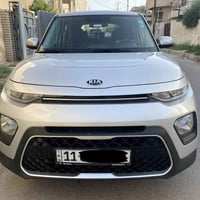 كيا صول للبيع موديل ٢٠٢١ لون سلفر محرك ٢٠٠٠ مفتوح لكي يعمل على البنزين...