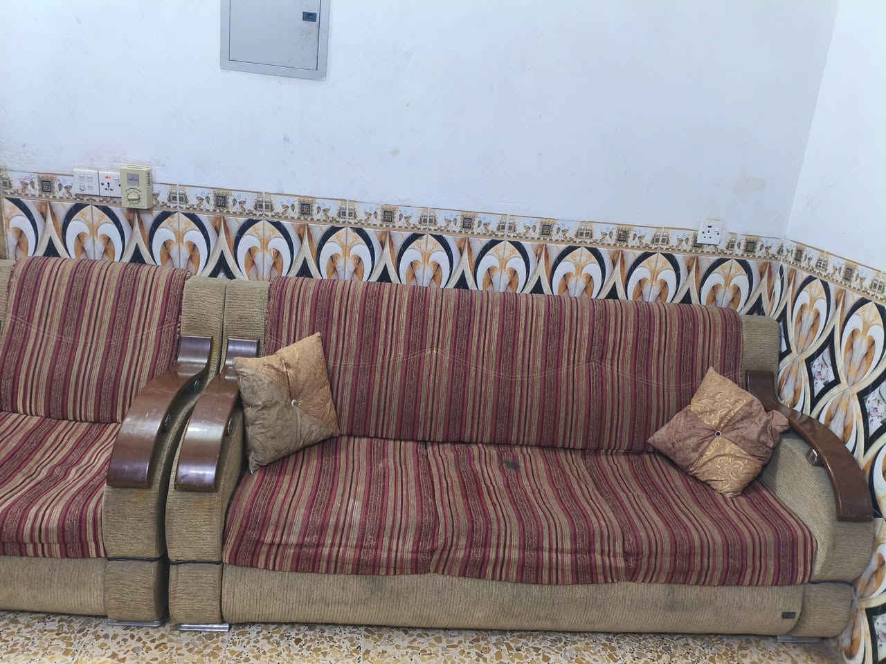 تخم البيع خمس قطع
المكان بابل السياحي 
السعر 160 
الرقم ***********
