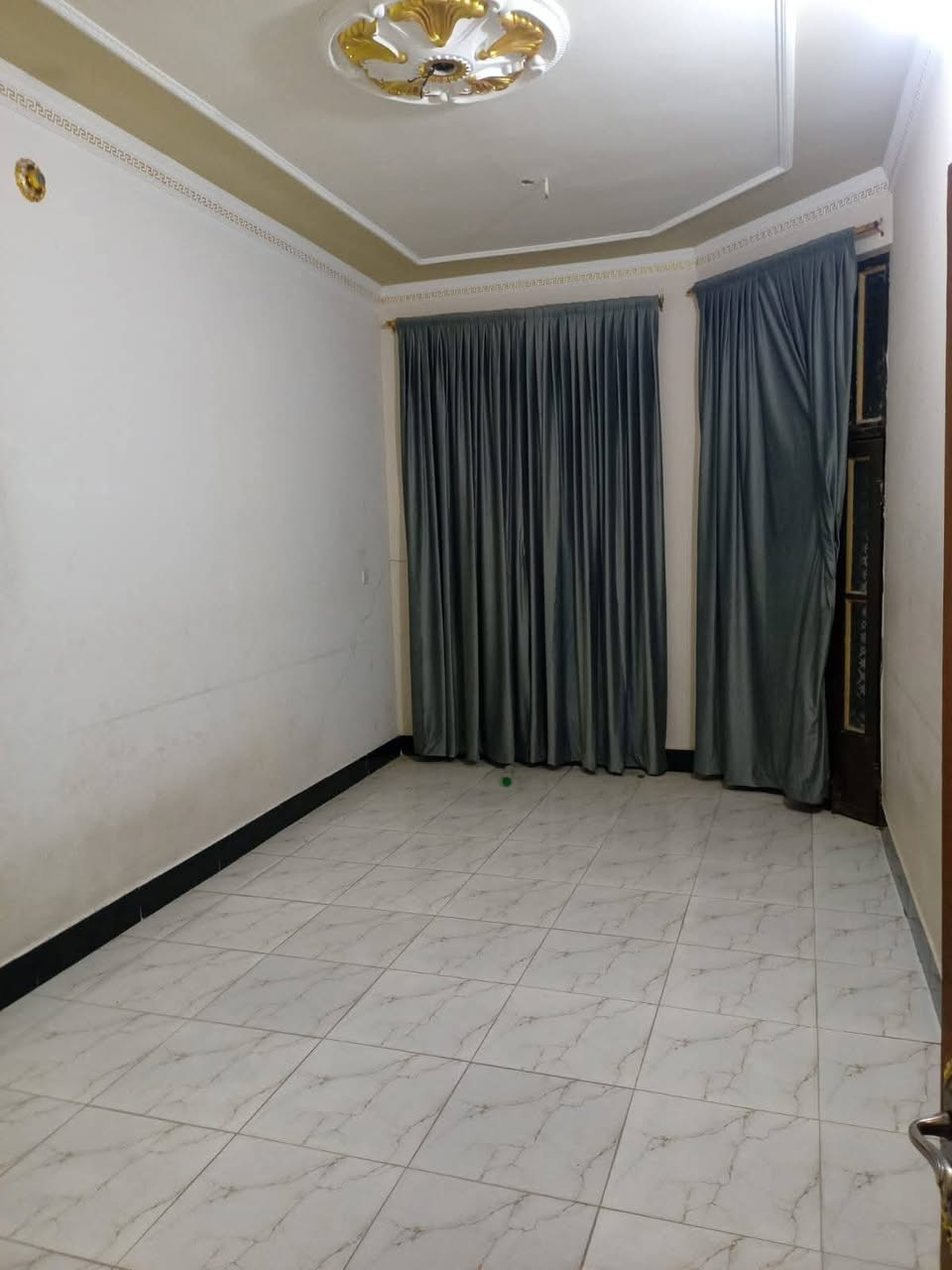 مشتمل للايجار طابق واحد فلوجه حي الشهداء قرب جامع مرسلين تبليط كامل خدمات بدل الإيجار 300 الاتصال على الرقم *********** ***********
