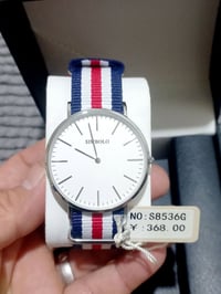 ساعة • مع العلبة