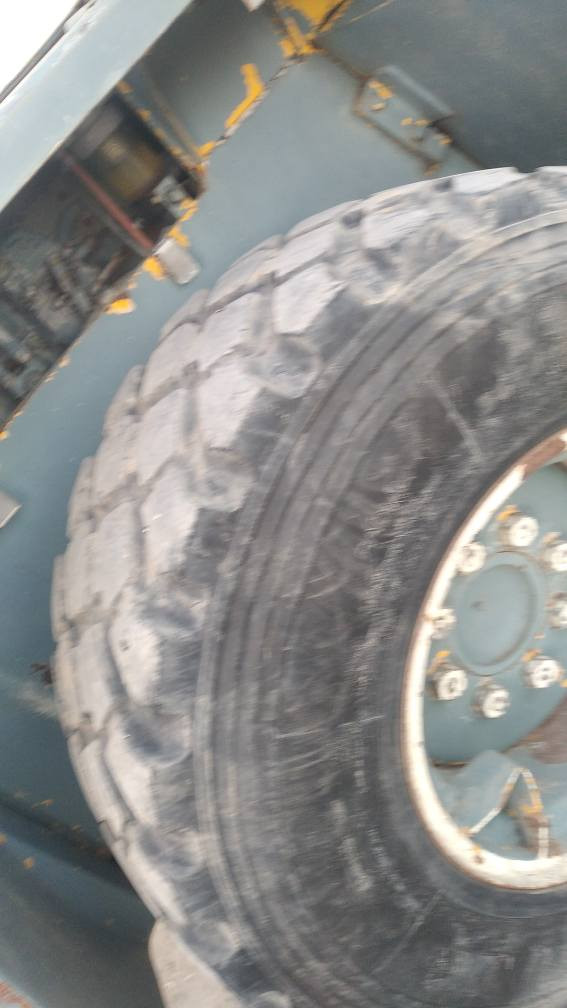 السلام عليكم تاير شفل حجم 50 للبيع اربع تايرات...***********
