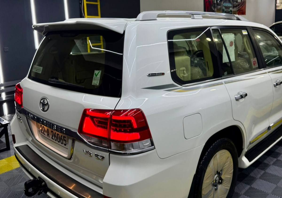 تويوتا لاندكروزر 2016 VXS مواصفات لكزس أخت زيرو بالكارتون زيرو شركة ساز مكفولة كفالة عامة من الدعامية إلى الدعامية بدون بارد بدون صبغ بدون رصعات بدون شخط حتى اللحية بدون صبغ والباقي كله بشرط المحرك والجير بشرط ولم يفتحا السيارة نظيفة جدًا كل شيء على بلد الوك سنوية جديدة مدفوعة لغاية 2029 السنوية باسمي بشرط التحويل والخِرامة
السيارة لا تحتاج أي صرف

💎 ســعــر ✅ ::  الــرد تلقائي📮

مواصفات السيارة 
جكات
محرك 8 سلندر 5.7 لكزس
مواصفات لكزس كاملة

الممشى 73 ألف كم حقيقي
الموديل 2016
الفئة VXS
فل مواصفات 1/1
السيارة مواصفات لكزس معروفة

المواصفات
جوبلس تصعد وتنزل
5 كاميرات
تدفئة وتبريد المقاعد
كرسي السائق ميموري 3 وضعيات
شاحن لاسلكي
نظام ترحيب عند الاقتراب
دبل ماوس
شاشة تحكم لكزس
3 شاشات
تشغيل عن بعد
كراسي كهرباء
محرك V8 5.7
زراك لايت
5 بصمة أبواب
سيستم صوت لكزس
رادار أمامي وجانبي
ستيرن صاج
8 إيرباك
دفع رباعي
حساسات أمامية وخلفية
نظام إيكو لتقليل الصرفية
ثلاجة

رقم صاحب السيارة
***********
