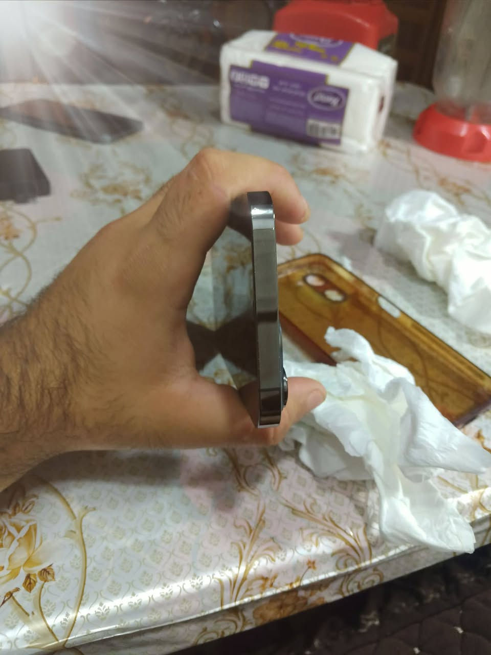 13 برو ماكس ذاكره 128 نموذج M بطاريه 84 بلادي شرط مامفتوح ضد المي سعر 650 وبي مجال  *********** او خاص
