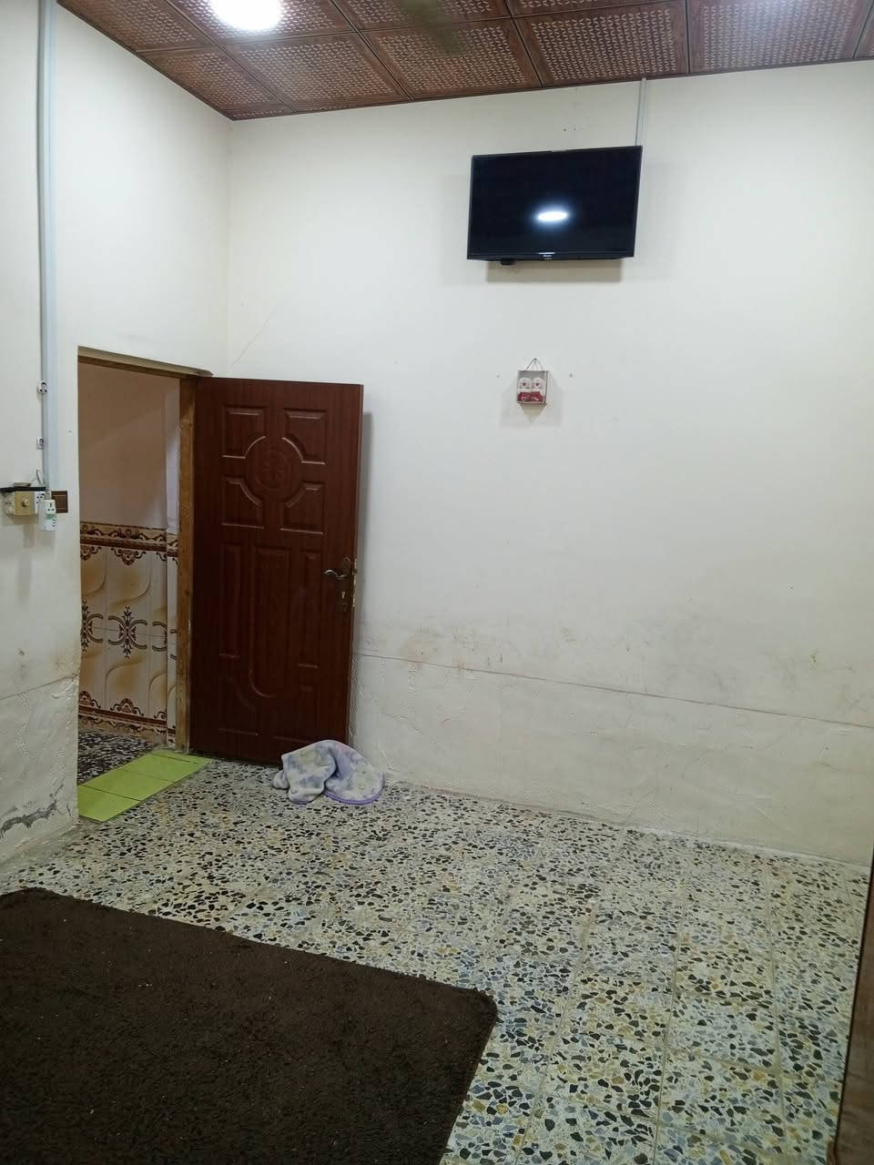للبيع دارين معزولات طابو زراعي (سند 25)
 الموقع: ناحية العباسية – قرب مولدة فارس – قريب على شارع المصري
 المساحة الكلية: 200 متر
 كل دار مستقلة عن الثانية
 البناء: طابوق + صب كونكريت
 الأرضية: كاشي
 مواصفات الدار الأولى:
استقبال
 مطبخ
 صالة
 غرفة نوم
حمام داخلي
 صحيات خارجية
مواصفات الدار الثانية:
التفاصيل خاص
 السعر خاص *********** واتساب او اتصال

