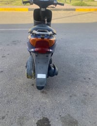 دراجه عصفوريه جديده بمعنى الكلمه مال رمبه السعر 450 و بيها مجال 077410...