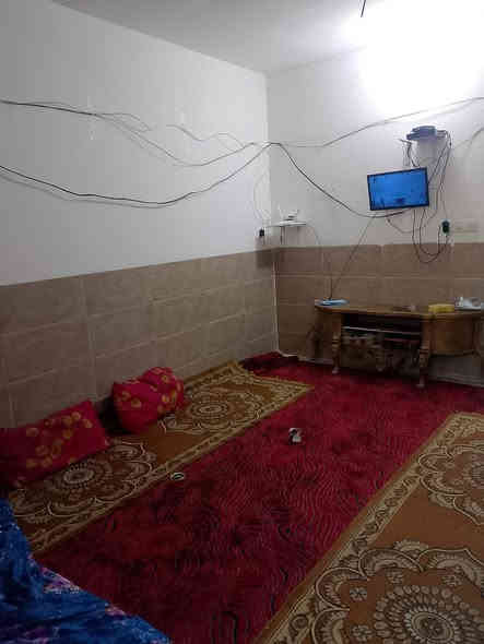 للبيع مشتمل مساحة ٤٠ م بناء حديث يحتوي على 
ط١ / أستقبال + حولي مطبخ + صحيات 
ط٢ / غرفتين نوم + بيتونة 

العنوان / الشعب مقابل سوق ال ٤٠٠٠ الاف قريب على الشارع
للاستفسار الاتصال / *********** مكتب الكرار للعقار
