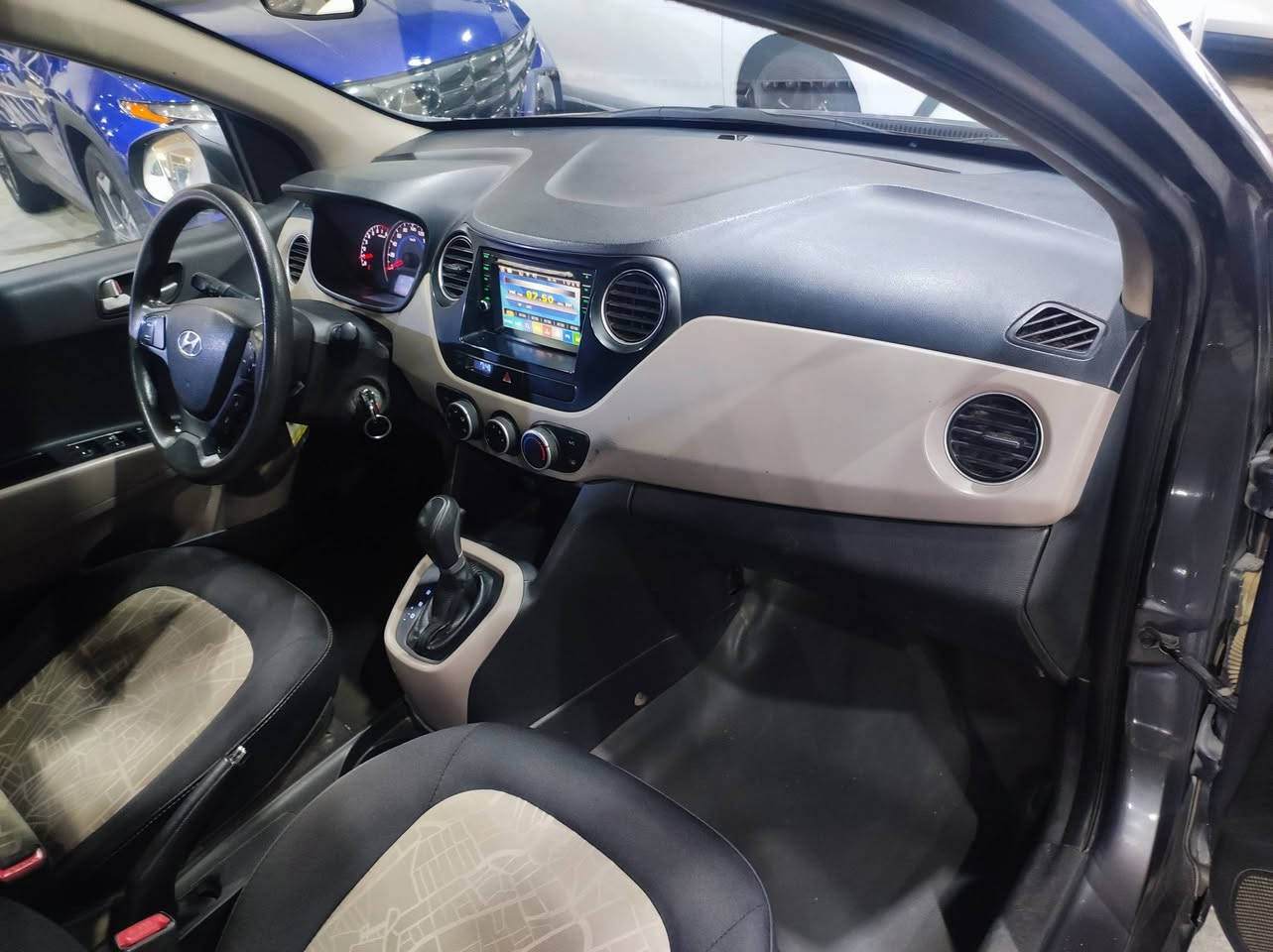 هونداي A10. ٢٠١٥
مكفولة من ضربه صبغ سعر ٨٥ اتصل على رقم ***********
