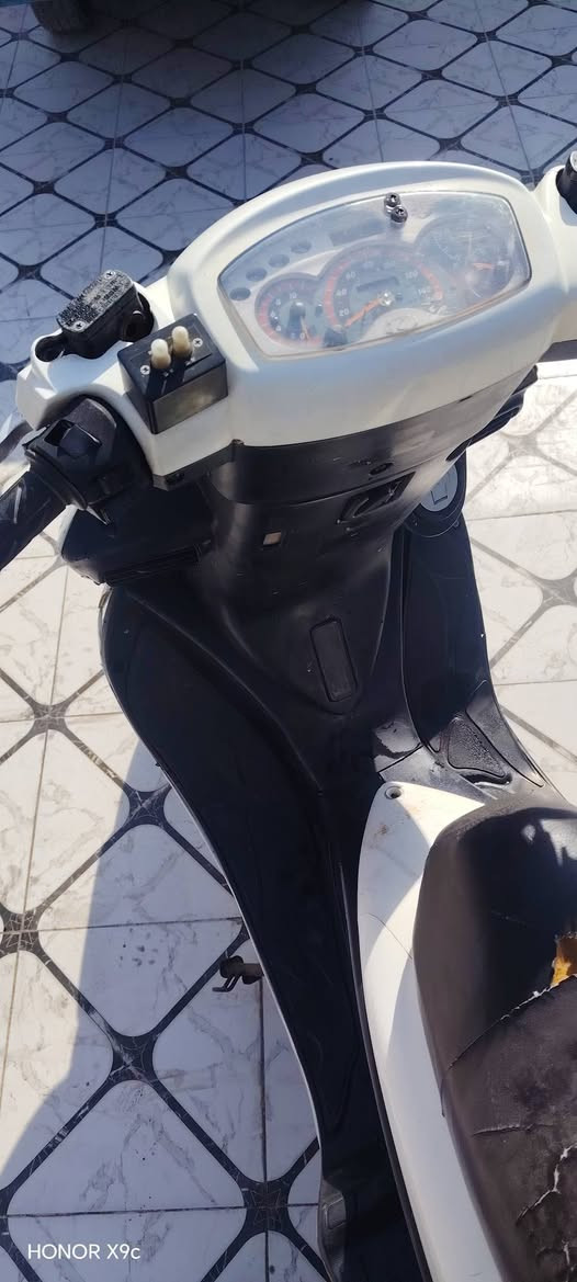 للبيع مكان نجف سعر 300 وبيها مجال ***********
