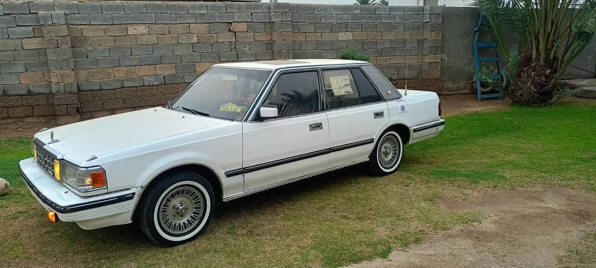 يالله السلام عليكم للبيع سياره نوع سوبر موديل 1986رقم بغداد شرط التحويل سنويه ما نافذه السيارة كير ومكينه وشاصي كفاله بلادي محرك بلادي مكفول من تنقيص ولا تبخير كير اوتماتيك داخل حبري فتحه السيارة جديدة تخم تاير امامي خلفي صدر جديد كهربائيات كله شغال وجاهز تبريد ثلج السياره بيه مكانات صبغ بصيط السيارة مال جناي ماتصرف عليه الف دينار شرط تراي السيارة كلش حلو السيارة وضع الشركه كلشي ما ملعوب بيه جام كهرباء مسجل 4سماعات جدد باتري جديد بطاين وكشنات بلاديه مكان السياره واسط قضاء الزبيديه لاستفسار اتصال على الرقم التالي ***********السعر50ببيع مستعجل وبيه مجال للطيبين الي ما يعجبه السعر ينورنه بكلمه طيبه أبو ابو علوش الشمري
