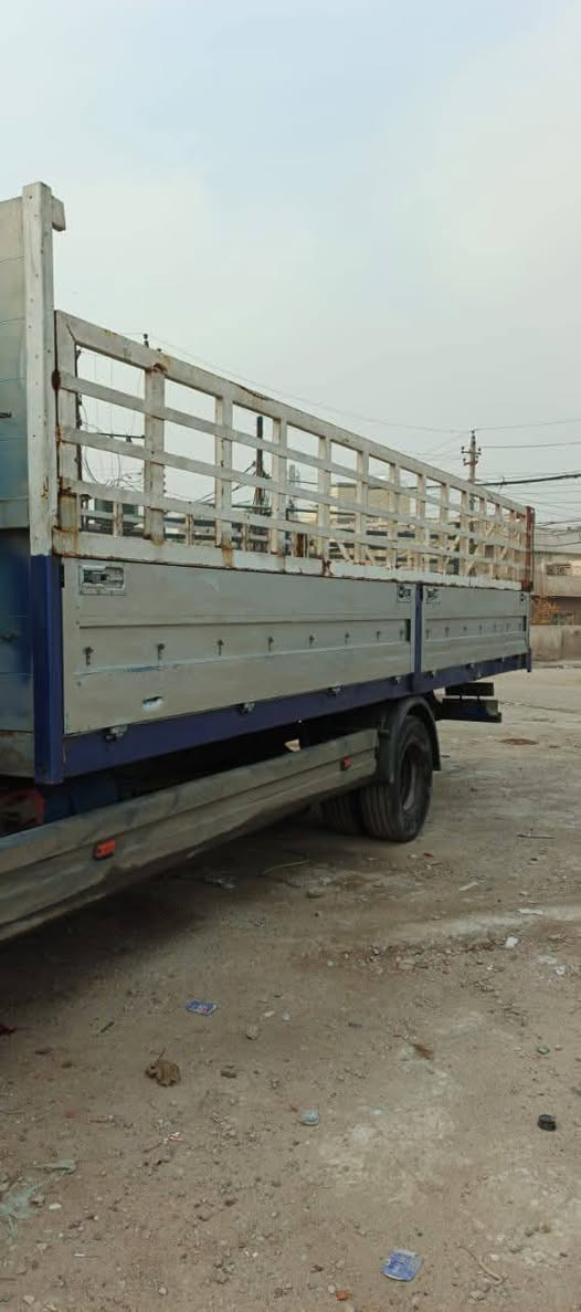 بدي اتيكو للبيع طول 7مترو10سم كاعيه حديد جوانب متحركه للاتصال ***********
