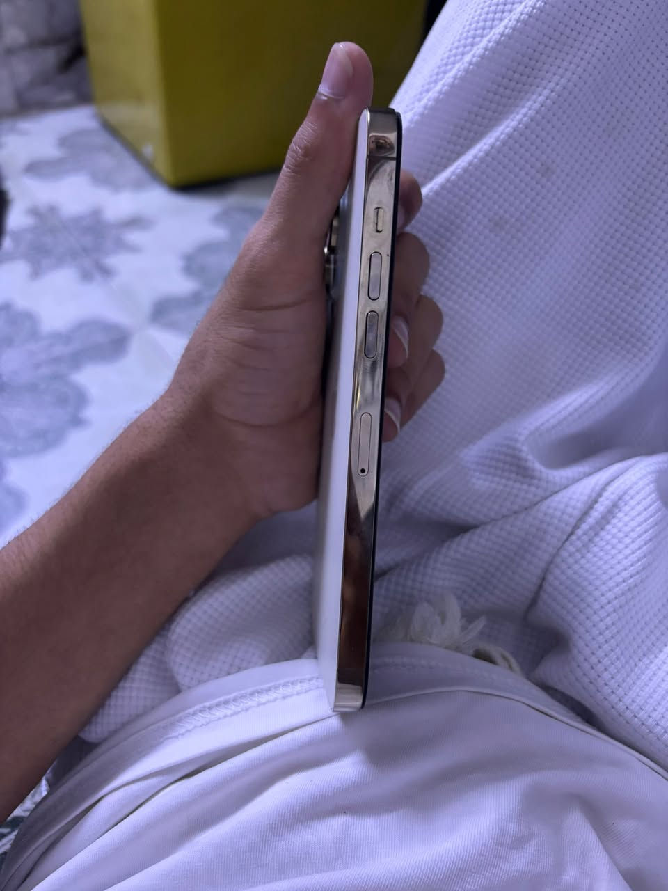 السلام عليكم اقراء الوصف
14 برو ماكس 
ذاكره ٢٥٦
بطاريه٩٦
  الجهاز مستبدل شاشه بطاريه 
 مستبدل كامره بس كسر بل ضهر 
نفس ما موضح بل صور 
الجهاز ماستر ٣ AAA 
المكان بغداد 
السعر ٦٠٠
الرقم ***********
متواجد وتساب فقط
