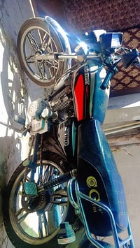 سيفان موديل 23نضيف نكره سلف كله شغال محرك مامفتوح 425 07708543529