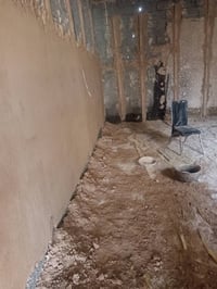 أنا أعرض خدمات بناء وتجصيص غرف باستخدام مواد عالية الجودة وأيدي عاملة ...