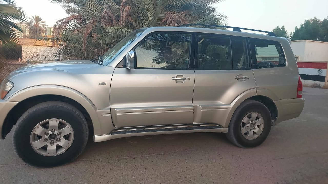 باجيرو موديل ٢٠٠٣ مضاف لها منظومة غاز  فور ويل تبربد شغال بدون صبغ السعر ب ٨٥ وبيهة مجال للشراي 
***********
