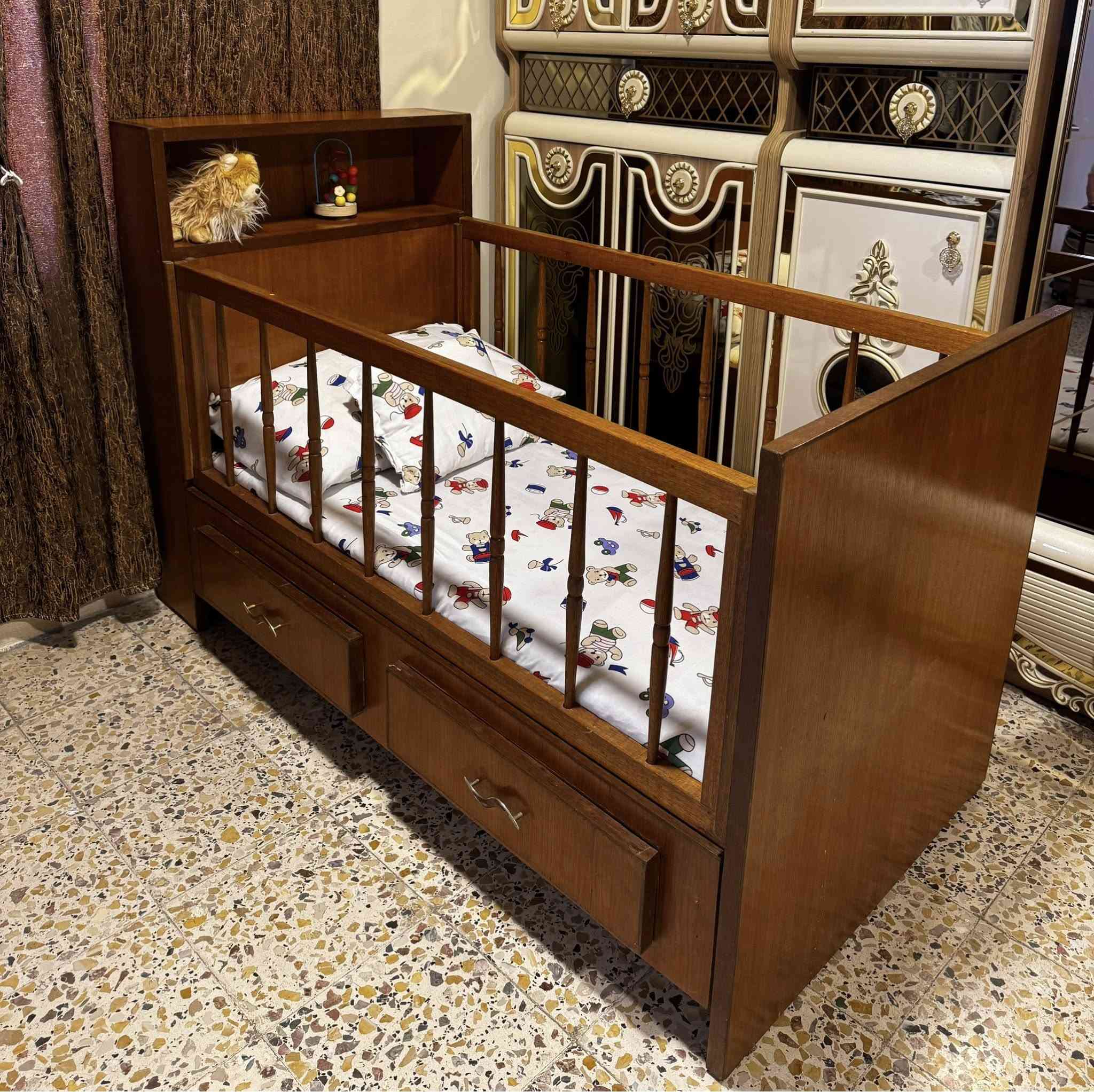 تخت اطفال صاج اصلي 
بينو مجرات ثنين مع دوشك مابينو اي عيب او جلخ
مكان حي النور


**إذا كنت صاحب هذا الإعلان وتريد حذفه لأي سبب، رجاءا أرسل رسالة إلى الدعم الفني**