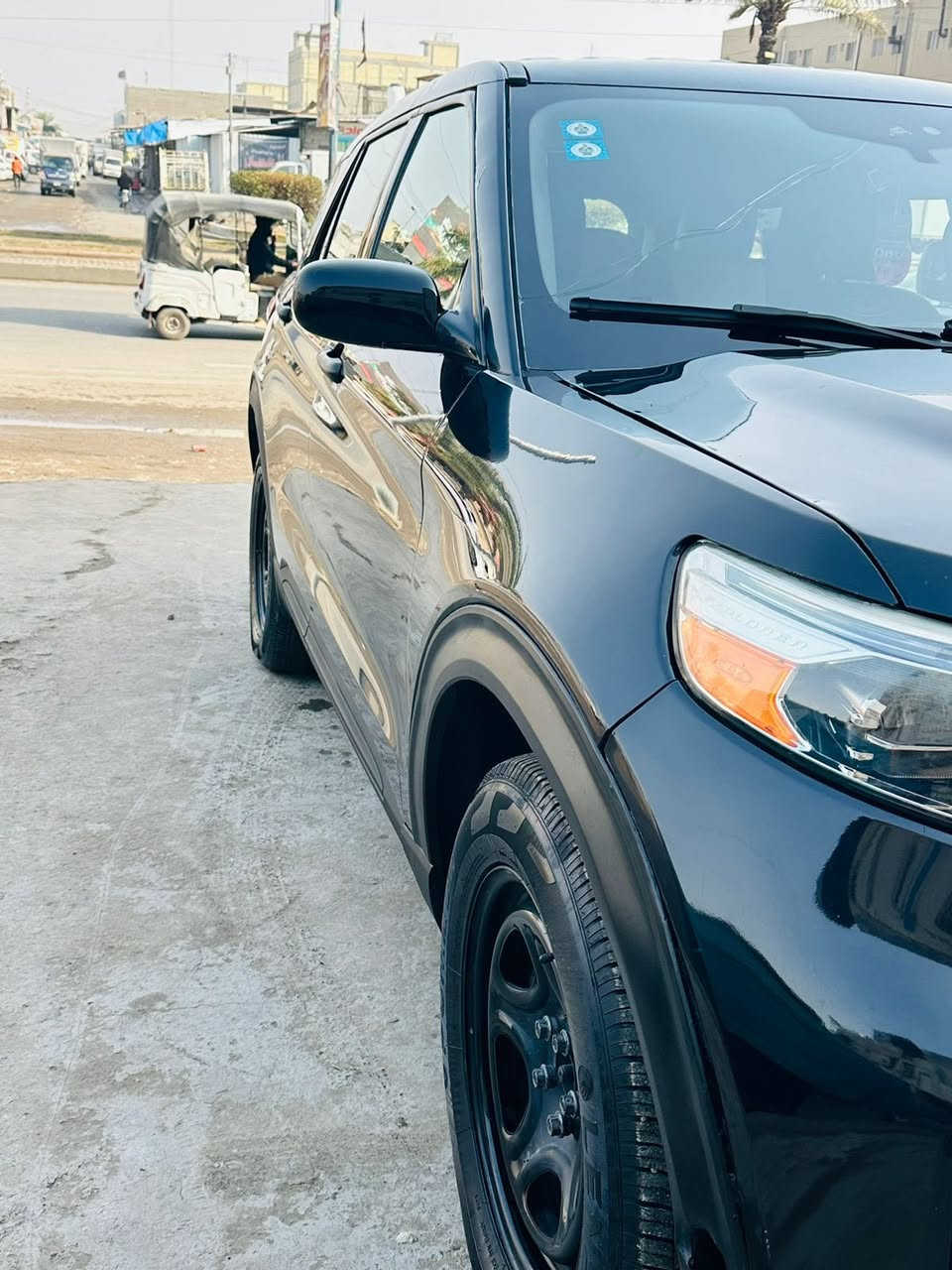 فورد إكسبلورر بوليسي موديل 2021
لسياره ٧ راكب)
السياره وناعمه وصافيه جدا بالسياقه 
صور الحادث ورقم الشاصي كلها بالمنشور
وكفاله كير ومحرك  
الرقم للتواصل :***********
السعر 27,000,000عراقي  
مكان السياره : بغداد
