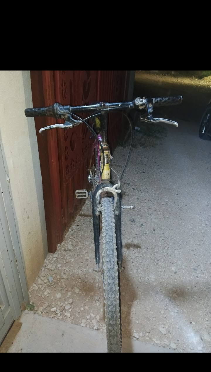 سلام عليكم شباب للبيع بايسكل جبلي حجم 26 سعر40بي مجال


**إذا كنت صاحب هذا الإعلان وتريد حذفه لأي سبب، رجاءا أرسل رسالة إلى الدعم الفني**