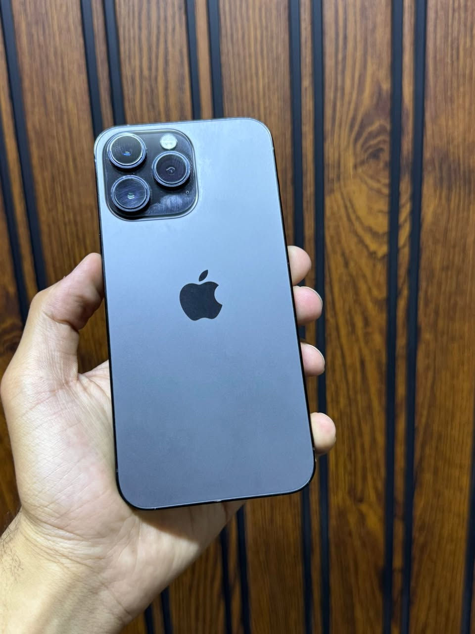السلام عليكم ايفون 14pro max مراوس ب s24 ultra
ايفون 14 برو ماكس 
ذ 265 
بطاريه 84 
الجهاز شرق اوسط مكفول من كلشي 
المكان المحموديه 
***********
***********
