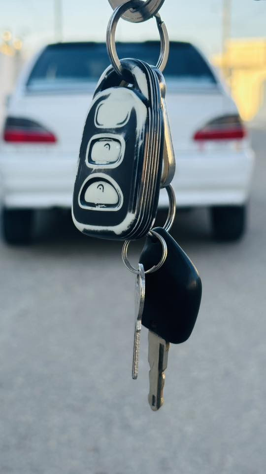 بيجو 306 / 2002
سياره جديده بمعنى الكلمه 
غرفه بلاد جديد لوك
كهربائيات بلاد بدون اي نقص 
صبغ دعاميات فقط 
وجاملغ السكن تبديل بلاد 
بدون دواخل بدون ضربه بدون اي ضرر 
منظومة زينون شاشه اي باد
تخم تاير جديد سياره مال جنايه من گلب ورب 

السعر55
مكان تكريت
***********
