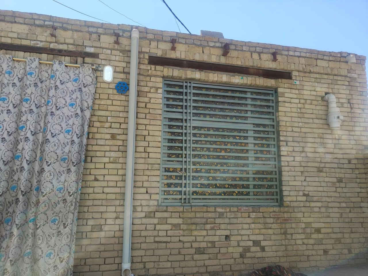 🏡 للبيع بيت مميز بموقع ممتاز – بكاع آل دنيف
إذا تبحث عن بيت جاهز للسكن وبموقع حيوي، فهذه فرصتك.
✨ المواصفات: ▪️ المساحة: 200 متر ▪️ موقع مميز على شارع. ▪️ غرفتان واسعتان. ▪️ صالة مريحة. ▪️ مطبخ. ▪️ صحيات. ▪️ استقبال واسع.
💰 السعر: 80 مليون دينار عراقي ✔️ السعر قابل للتفاوض مع الجادين.
📞 للاستفسار والحجز والمعاينة: سارة الشيخلي


**إذا كنت صاحب هذا الإعلان وتريد حذفه لأي سبب، رجاءا أرسل رسالة إلى الدعم الفني**