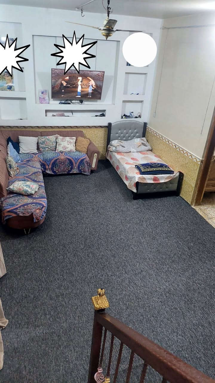 دار للبيع في كوفه شارع ميثم التمار دور الحوزه ٢٠٠ متر شارع ١٦ اي استفسار إتصال على رقم ***********
