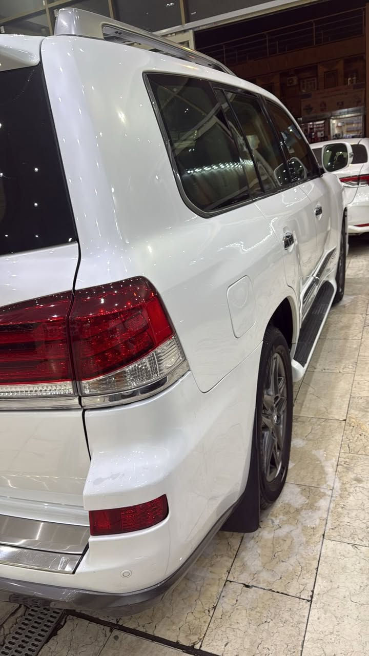 السلام عليكم ورحمة الله وبركاته
اخوان سياره لكزز موديل 2014 
ماشيه 127 
بيه بارد بسيط فقط 
سياره جديده او فول موصفات 
ترهم بيع او مروس 
مكاني بصره معارض البصره 
***********
