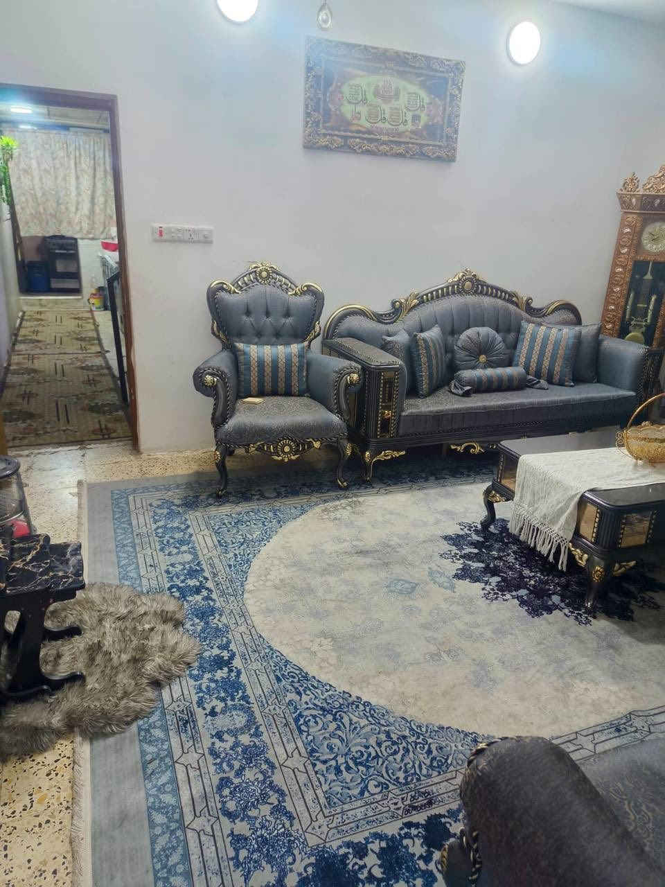 مكتب الزبيدي للعقار🏠🏠
للبيع بيت 🏠👇🏼

نظيف وبسعر مناسب جدا 

العنوان حي القاهرة بظهر تانكي المي ناجي عواد 📍

مساحة ١٠٠ واجهة ٦ وربع ونزال ١٦
بناء تسعينات مسلح ونظيف كلش 
يحتوي الطابق الأرضي على طرمة وحديقة صغيرة وصالة ومطبخ وخدمات وغرفة نوم 
والطابق الثاني بيتونة + خدمات + غرفتين نوم سندويج والثالث سطح كبير
سعر البيت بسعر قطعة ارض
للاستفسار اكثر يرجى مراجعة مكتب الزبيدي 🏗️
للعقار او الاتصال 

على: ***********☎️
